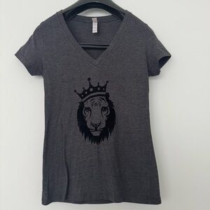 Lion King T-Shirt V-neck Heather Gray Bella Canvas Women’s S